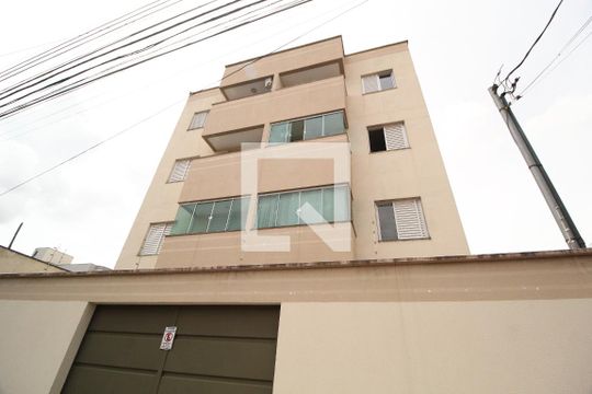 Fachada de apartamento para alugar com 2 quartos, 47m² em Santa Mônica, Uberlândia