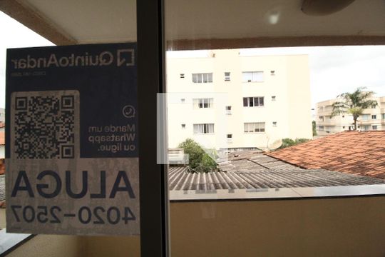 Plaquinha de apartamento para alugar com 2 quartos, 47m² em Santa Mônica, Uberlândia