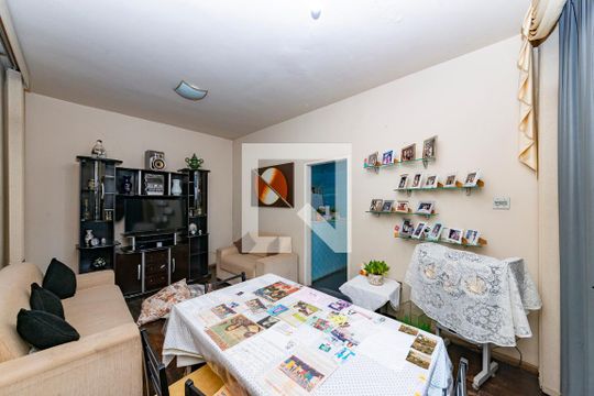 Casa à venda com 3 quartos, 161m² em Salgado Filho, Belo Horizonte
