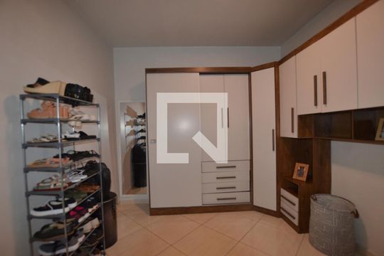 Quarto 1 de apartamento para alugar com 2 quartos, 60m² em Osvaldo Cruz, Rio de Janeiro