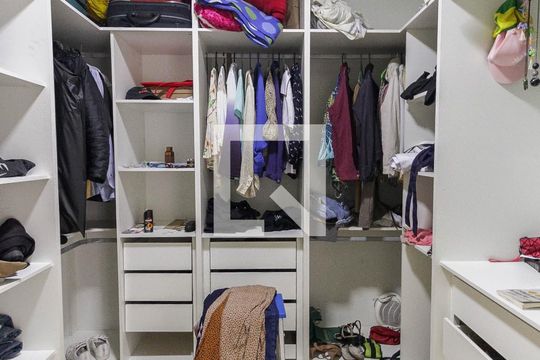 Closet da Suíte de casa à venda com 4 quartos, 228m² em Vila Regina, São Paulo