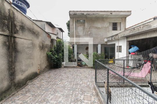 Área Externa de casa à venda com 4 quartos, 228m² em Vila Regina, São Paulo