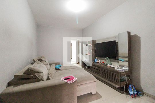 Casa à venda com 4 quartos, 228m² em Vila Regina, São Paulo