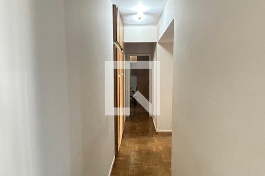 Corredor de apartamento à venda com 3 quartos, 136m² em Vila Assunção, Santo André