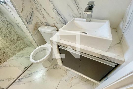 Banheiro de apartamento para alugar com 2 quartos, 77m² em Vila Industrial (campinas), Campinas