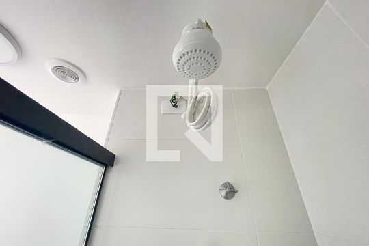 Banheiro da Suíte de apartamento para alugar com 1 quarto, 27m² em Vila Lageado, São Paulo