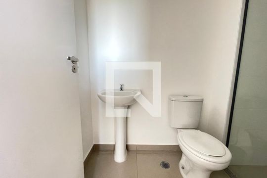 Banheiro da Suíte de apartamento para alugar com 1 quarto, 27m² em Vila Lageado, São Paulo