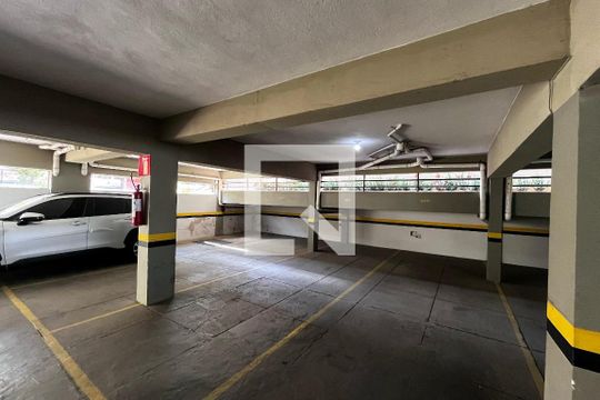Garagem de apartamento para alugar com 2 quartos, 64m² em Castelo, Belo Horizonte