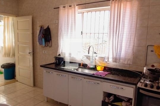Cozinha de casa à venda com 4 quartos, 273m² em Umuarama, Osasco