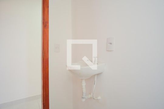 Banheiro de apartamento para alugar com 2 quartos, 55m² em Vila Santa Isabel, São Paulo