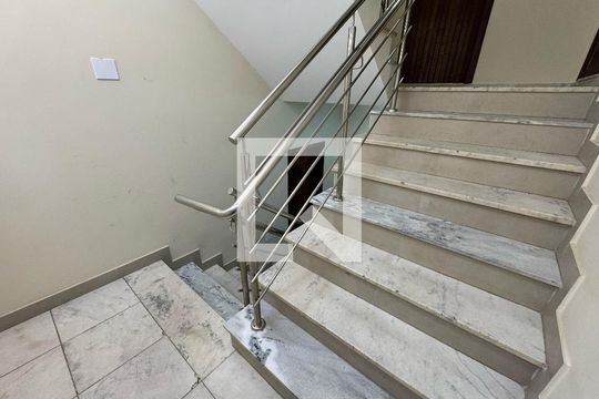 Escada de apartamento à venda com 3 quartos, 115m² em Sion, Belo Horizonte
