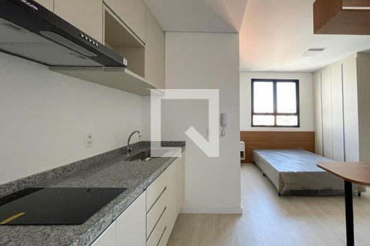 Cozinha de apartamento para alugar com 1 quarto, 25m² em Vila Campestre, São Bernardo do Campo