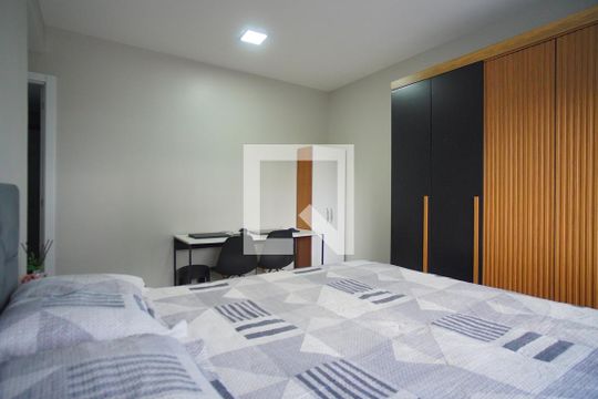 Suíte de apartamento à venda com 2 quartos, 63m² em São Sebastião, Porto Alegre