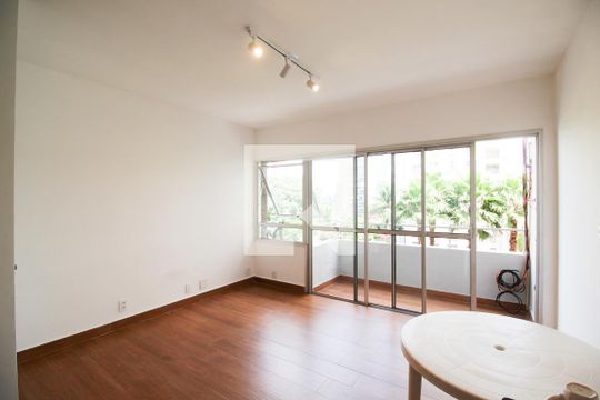 Apartamento para alugar com 2 quartos, 75m² em Itaim Bibi, São Paulo