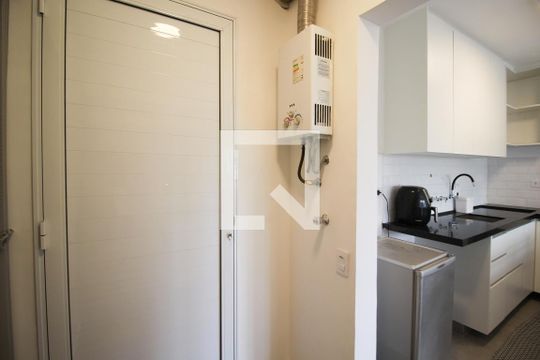 Área de Serviço de apartamento para alugar com 2 quartos, 75m² em Itaim Bibi, São Paulo