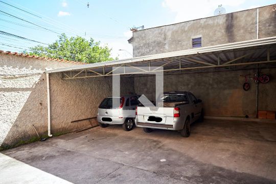 Garagem de casa à venda com 3 quartos, 360m² em São Geraldo, Belo Horizonte