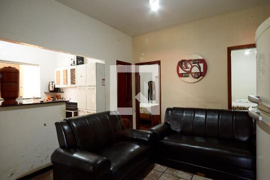Casa à venda com 3 quartos, 360m² em São Geraldo, Belo Horizonte