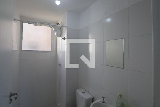 Banheiro de apartamento à venda com 2 quartos, 41m² em Estância Velha, Canoas