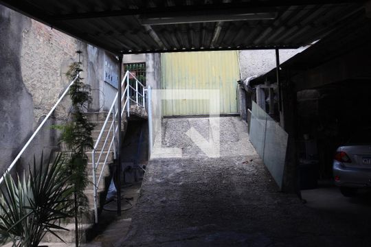 Garagem de casa à venda com 3 quartos, 300m² em Riacho das Pedras, Contagem