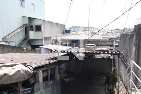 Garagem de casa à venda com 3 quartos, 300m² em Riacho das Pedras, Contagem