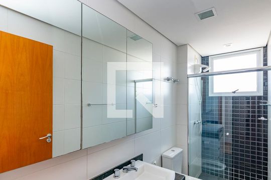 Banheiro Social de apartamento para alugar com 3 quartos, 95m² em Barroca, Belo Horizonte