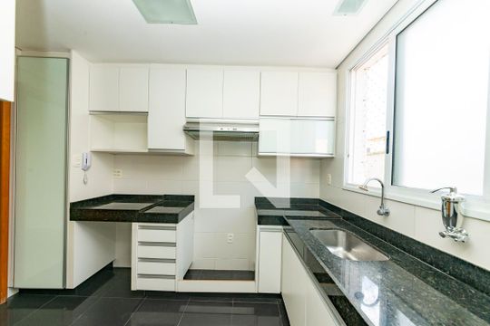 Cozinha de apartamento para alugar com 3 quartos, 95m² em Barroca, Belo Horizonte