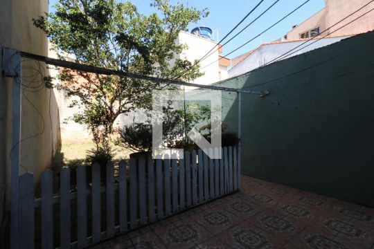 Quintal de casa à venda com 3 quartos, 185m² em Vila Pires, Santo André