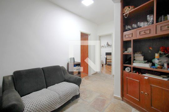 Corredor de apartamento à venda com 4 quartos, 180m² em Santo Antônio, Belo Horizonte