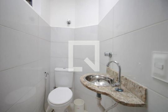 Banheiro de serviço de apartamento à venda com 4 quartos, 180m² em Santo Antônio, Belo Horizonte