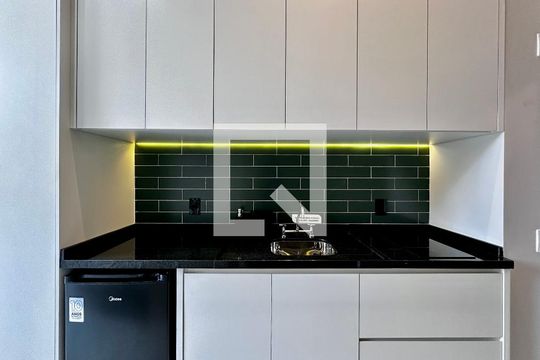 Cozinha de kitnet/studio para alugar com 0 quarto, 22m² em Santo Amaro, São Paulo