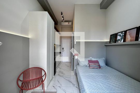 Kitnet/Studio para alugar com 0 quarto, 22m² em Santo Amaro, São Paulo