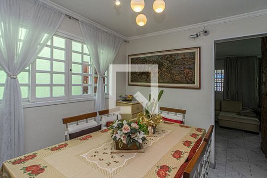 sala de jantar de casa à venda com 4 quartos, 200m² em Vila Santo Estefano, São Paulo