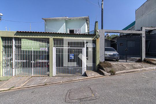 fachada de casa à venda com 4 quartos, 200m² em Vila Santo Estefano, São Paulo