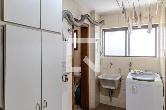 Área de Serviço de apartamento para alugar com 3 quartos, 160m² em Higienópolis, São Paulo