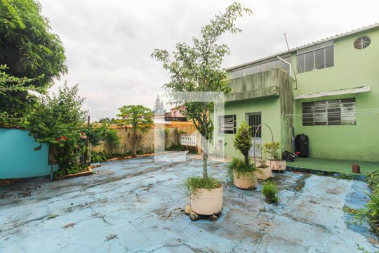 Quintal de casa à venda com 4 quartos, 200m² em Jardim Tiete, São Paulo