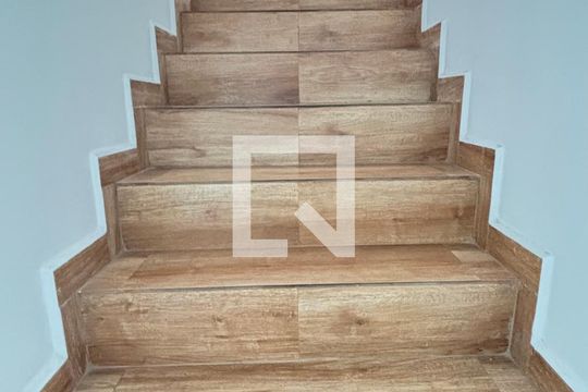 Escada de apartamento à venda com 2 quartos, 96m² em Jardim, Santo André