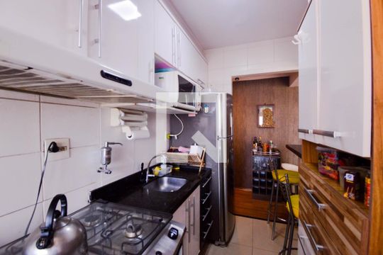 Cozinha de apartamento à venda com 2 quartos, 53m² em Ponte Grande, Guarulhos