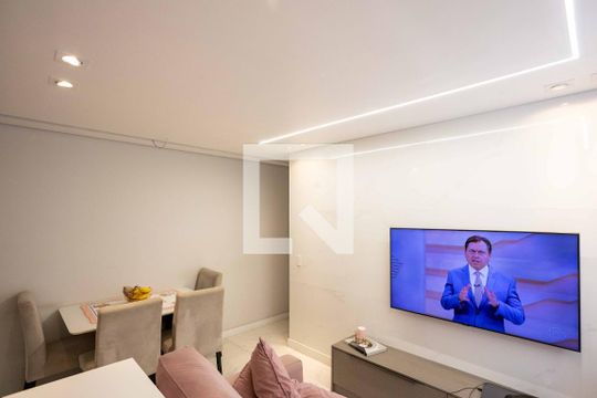 Sala de apartamento à venda com 2 quartos, 45m² em Piraporinha, Diadema