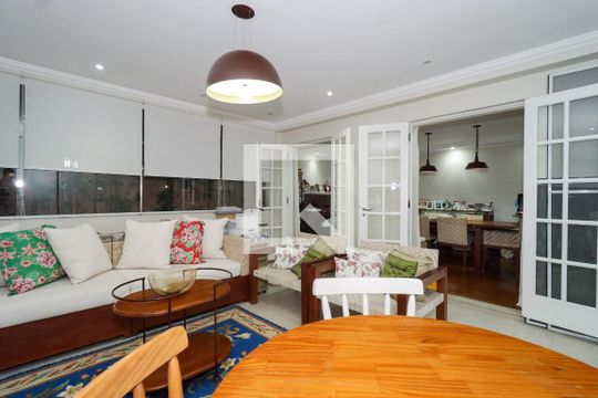 Sala de casa de condomínio à venda com 5 quartos, 578m² em Vila Progredior, São Paulo