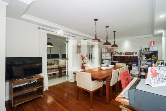 Sala de casa de condomínio à venda com 5 quartos, 578m² em Vila Progredior, São Paulo