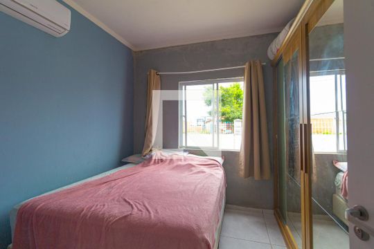 Quarto 1 de casa à venda com 2 quartos, 41m² em Olaria, Canoas
