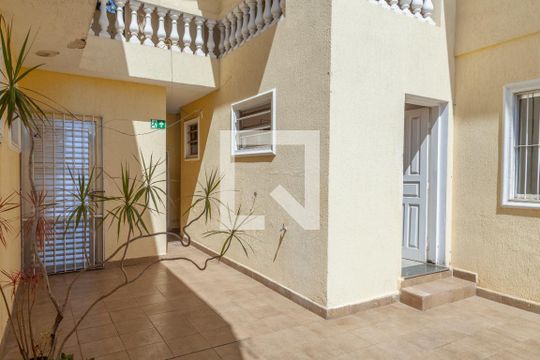 Quintal de casa à venda com 3 quartos, 252m² em Jardim Cidalia, São Paulo
