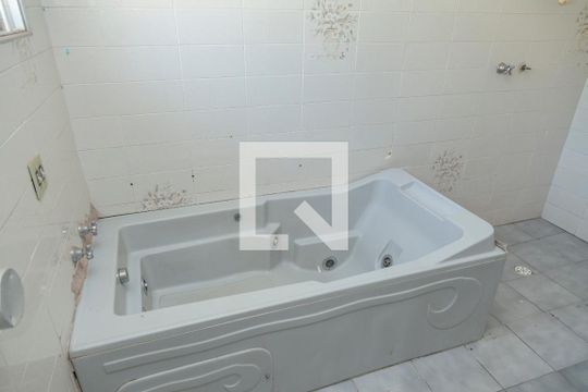 Banheiro suite de casa à venda com 3 quartos, 252m² em Jardim Cidalia, São Paulo