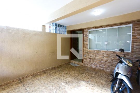 Garagem de casa à venda com 3 quartos, 110m² em Jardim Taboao, São Paulo