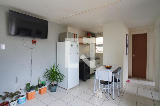 Sala de apartamento à venda com 2 quartos, 48m² em Mário Quintana, Porto Alegre