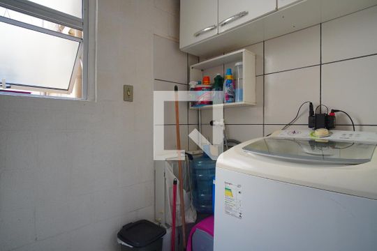 Cozinha e Área de Serviço de apartamento à venda com 2 quartos, 48m² em Mário Quintana, Porto Alegre