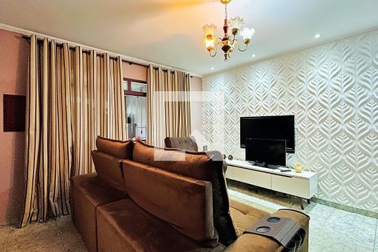Casa para alugar com 2 quartos, 138m² em Vila Barros, Guarulhos