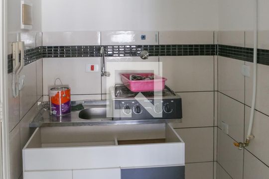 Cozinha de kitnet/studio para alugar com 1 quarto, 33m² em Barra Funda, São Paulo