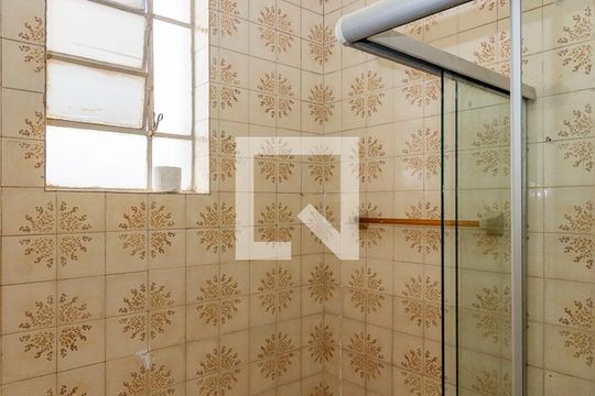 Banheiro Social de casa à venda com 3 quartos, 250m² em Carlos Prates, Belo Horizonte