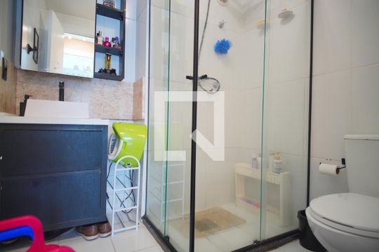 Banheiro Corredor de apartamento à venda com 2 quartos, 49m² em Condomínio Terrabela, Porto Alegre